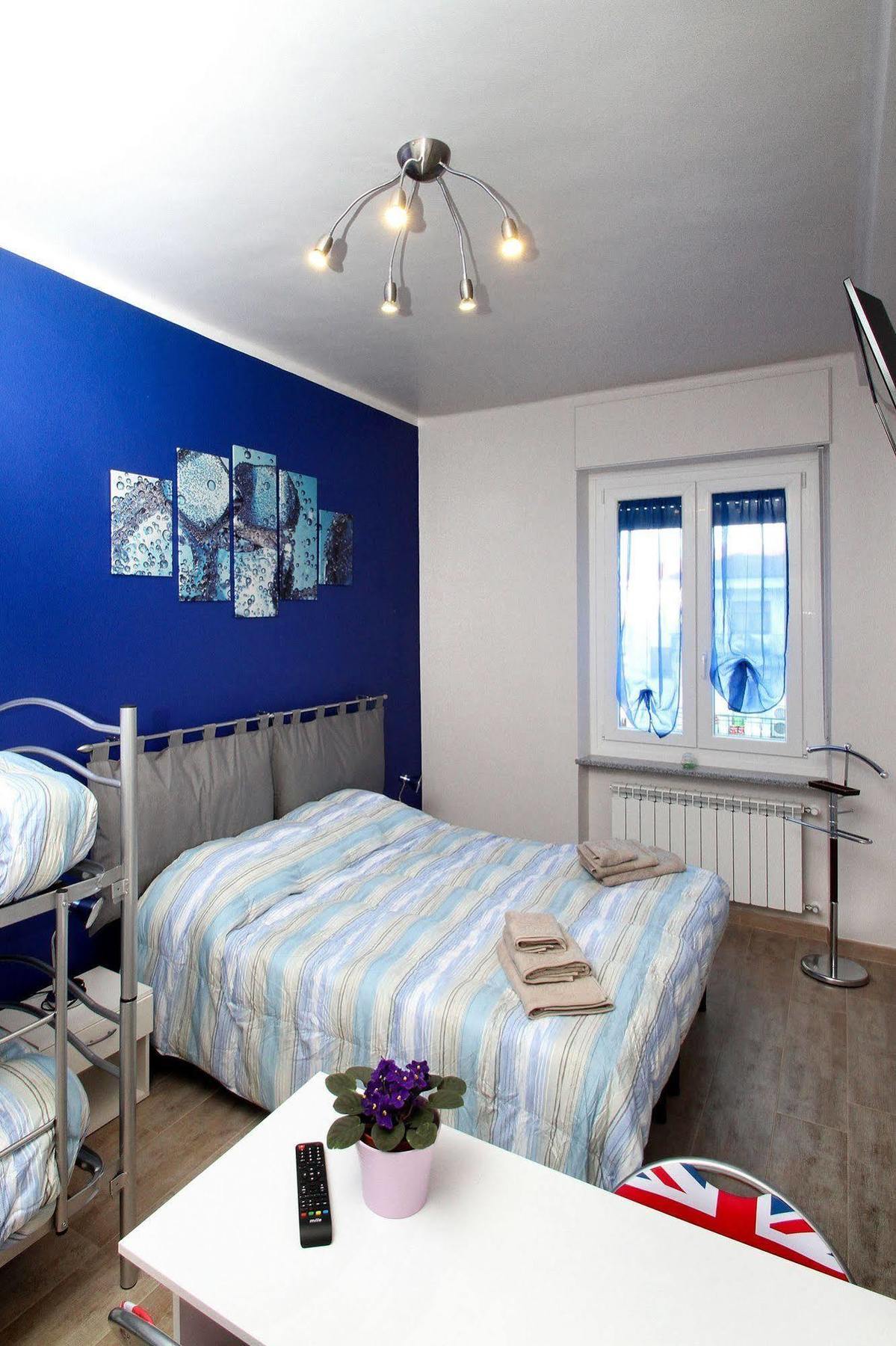 B&B Il Rosso E Il Blu Cuneo Exterior photo