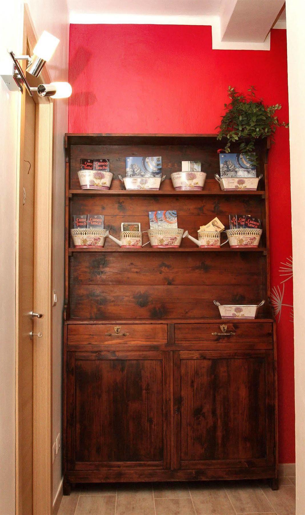 B&B Il Rosso E Il Blu Cuneo Exterior photo